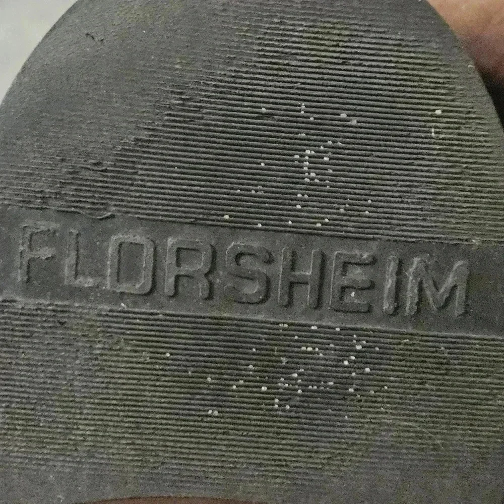 Florsheim Kiltie Tassle Leather Wingtip shoe Size 12D EUC